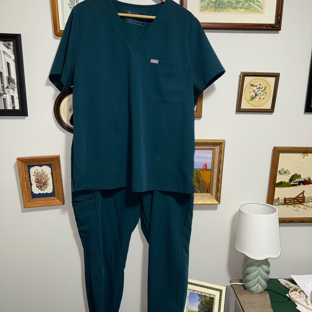 Figs Women's Scrub Set in Teal